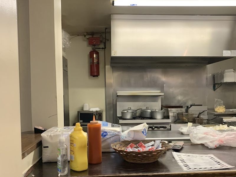 Dave's Carry-Out interior